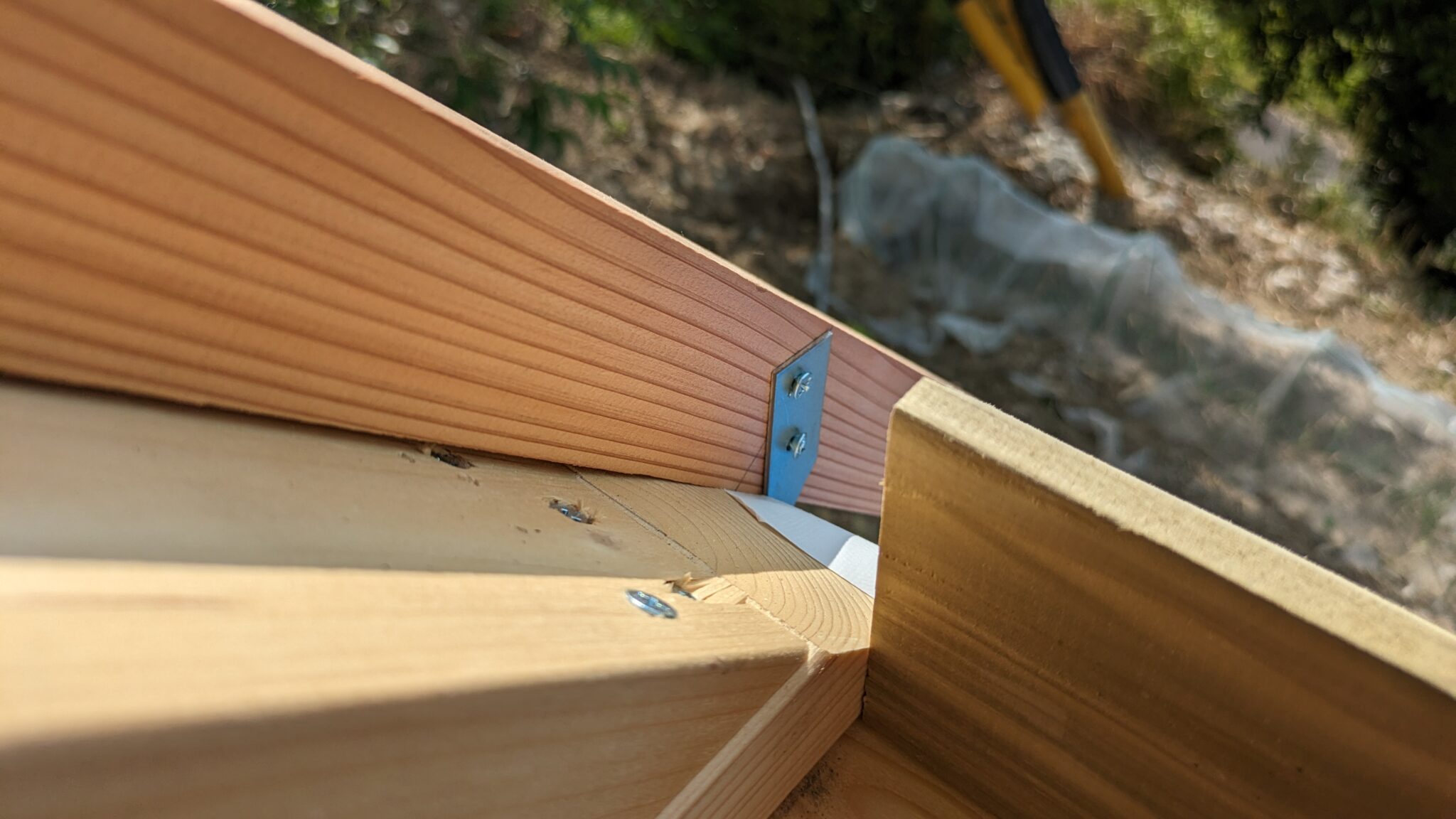 小屋づくり⑤屋根建築 ～面戸板の切り出し、取り付け、隙間埋め～ - たかしの小屋暮らし開拓記