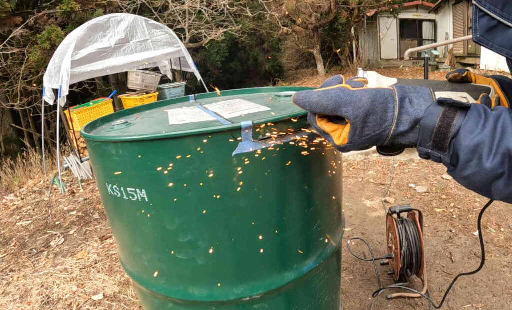 カルピスウォーター ドラム缶 焼却炉 半切り カルピスウォーター様専用 ドラム缶 焼却炉 半切り